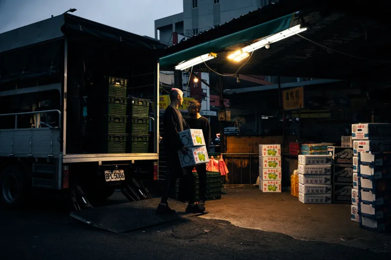 Before the First Tomato Sells: One Saturday Morning with the Market's 4 A.M. Crew